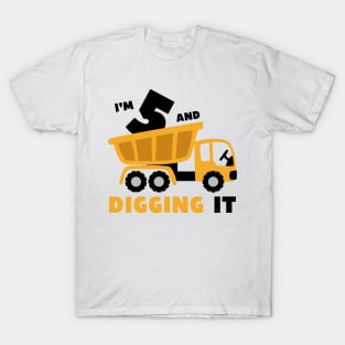I'm 5 and Digging it Funny 5rd Birthday Excavator Kids T-Shirt
